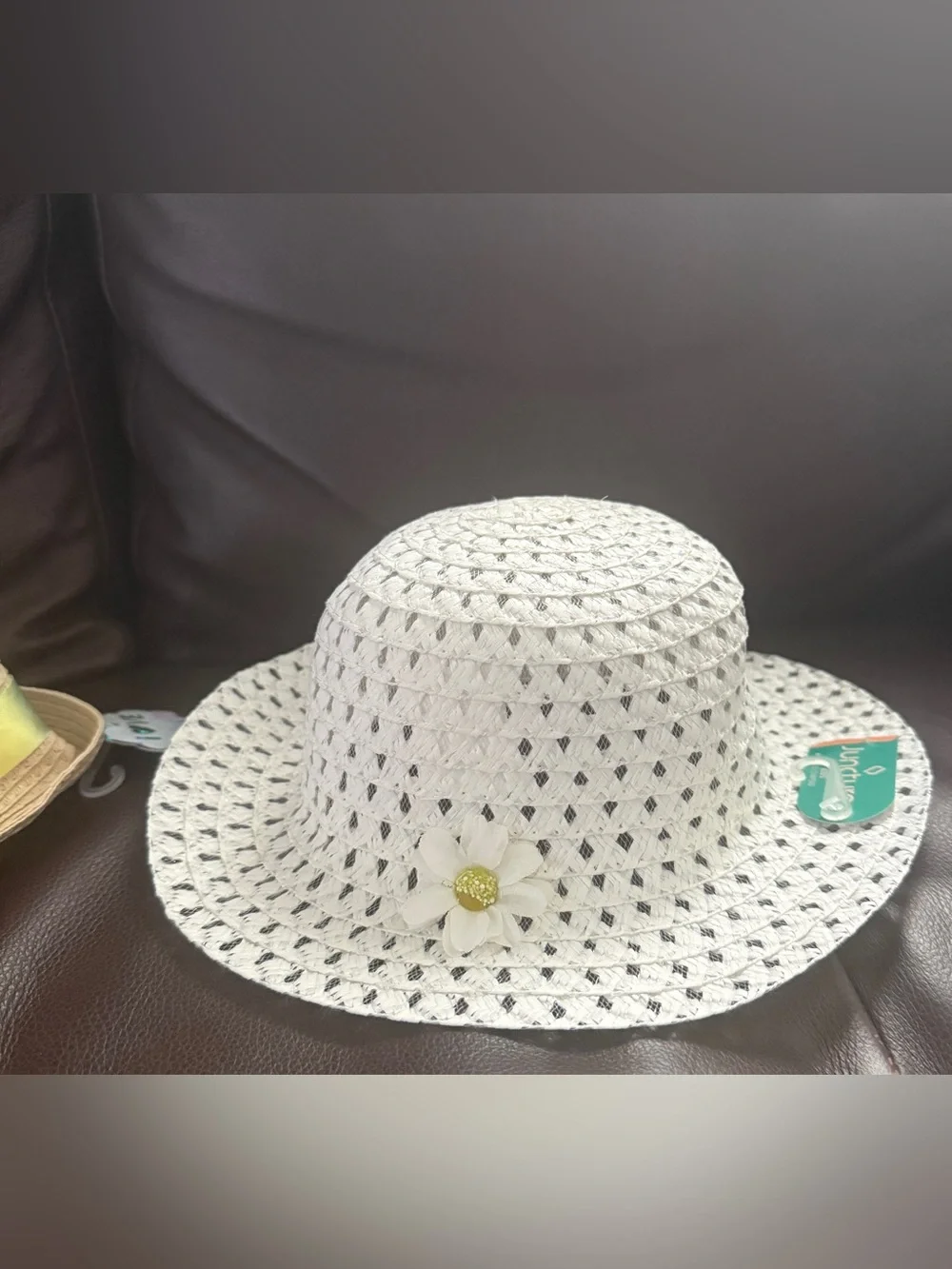 🌸🌸🌸2 Hats Adorable Love Beige Cat-Ear hat 👒 with bow and free white hat